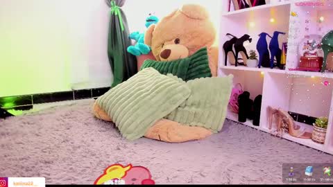 Snapshot of karina_torres_ chatting on February 16, 5:48 pm Karina online show from February 16, 5:48 pm
