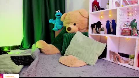 Snapshot of karina_torres_ chatting on February 14, 3:11 am Karina online show from February 14, 3:11 am