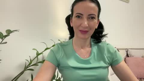 Snapshot of karinablair chatting on February 18, 1:43 am Karina online show from February 18, 1:43 am