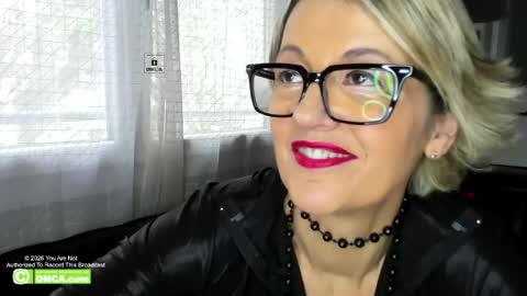 karinabrando online show from May 4, 8:43 am