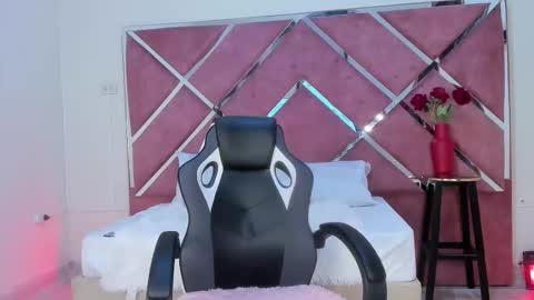 karinasanchezz online show from September 30, 12:15 pm