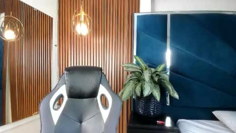 karinasanchezz online show from October 14, 12:08 pm