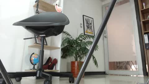 Snapshot of karinbellee chatting on February 10, 3:21 pm Karin online show from February 10, 3:21 pm