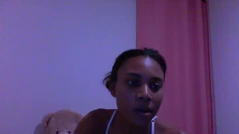 Snapshot of karinegigi chatting on February 12, 2:24 am Karinegigi online show from February 12, 2:24 am