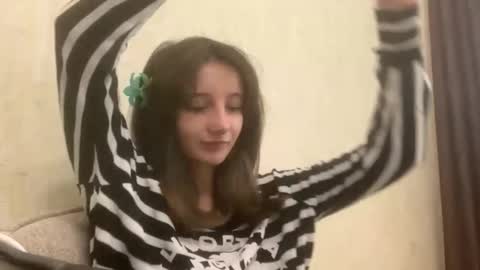 Snapshot of karisacefalu chatting on September 10, 1:01 pm Emilia online show from September 10, 1:01 pm