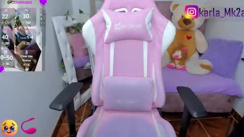 Snapshot of karla_cutee1 chatting on December 6, 2:55 pm karla online show from December 6, 2:55 pm