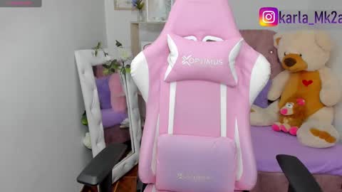 Snapshot of karla_cutee1 chatting on December 4, 2:58 am karla online show from December 4, 2:58 am