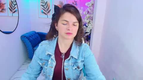 Snapshot of karla_esmeralda chatting on September 16, 3:41 am Karla online show from September 16, 3:41 am