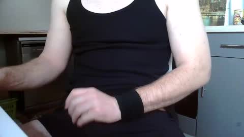Snapshot of karlodi chatting on February 9, 8:43 am Kev online show from February 9, 8:43 am