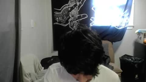 karloscm4 online show from March 4, 7:32 pm