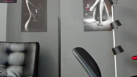   online show from October 8, 4:46 pm