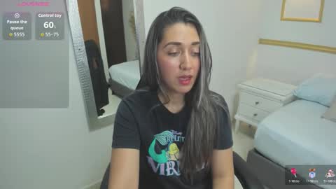 karlyy_ online show from January 17, 7:55 pm