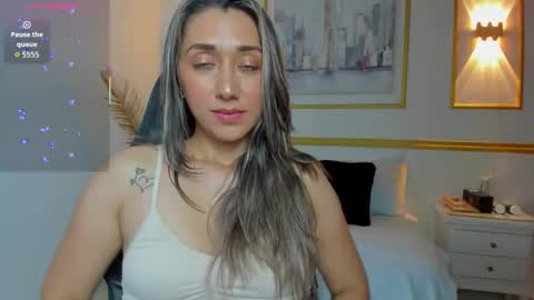 karlyy_ online show from December 5, 8:50 pm