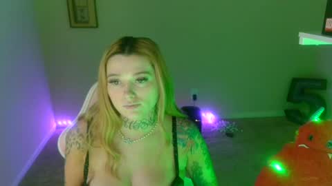 karmathevixen0304 online show from June 15, 5:27 pm