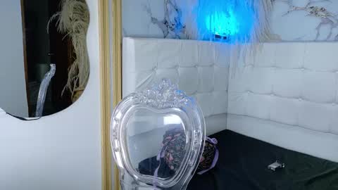 karol_lorenss online show from October 5, 3:59 am
