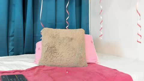 karol_w10 online show from February 17, 10:27 pm