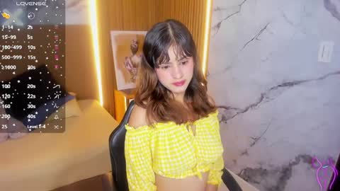 karolagrey online show from April 7, 12:40 pm
