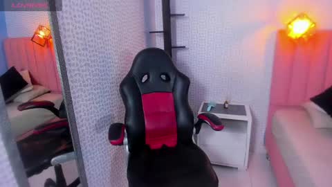 karolagrey online show from April 16, 12:49 pm