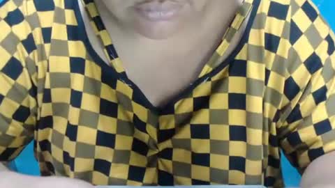 karolbb online show from January 2, 2:33 am