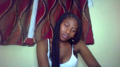 karoliee online show from May 6, 6:36 pm
