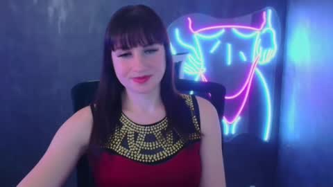 Caroline online show from December 2, 6:24 am