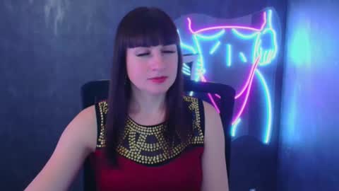 Caroline online show from December 5, 6:15 am