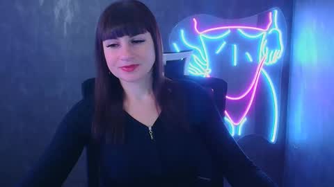 Caroline online show from December 6, 6:09 am