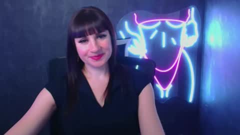 Caroline online show from December 3, 9:50 am