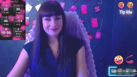 Caroline online show from October 25, 9:08 am