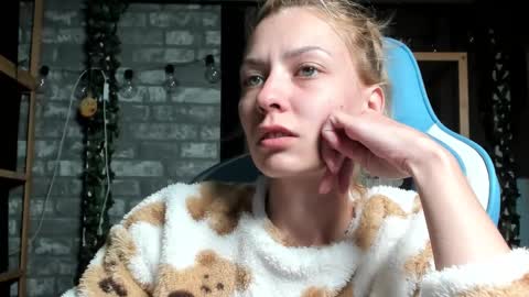 karoline121 online show from September 14, 6:31 pm