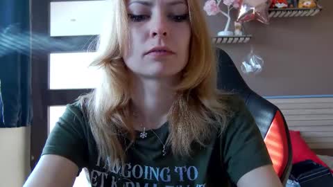 karoline121 online show from January 15, 10:35 am