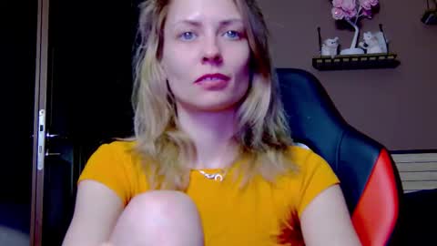 karoline121 online show from December 13, 9:32 pm