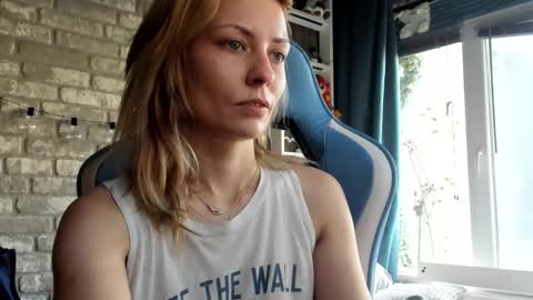 karoline121 online show from December 18, 8:20 am