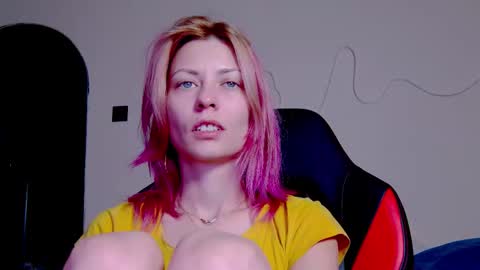 karoline121 online show from November 18, 9:07 pm