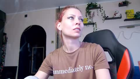 karoline121 online show from April 2, 3:19 pm