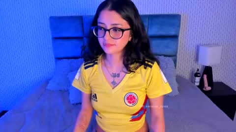Snapshot of karoline_jones_ chatting on February 9, 11:46 pm Karoline online show from February 9, 11:46 pm