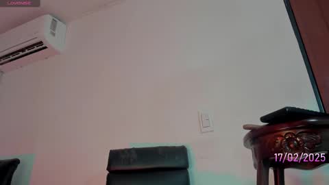 Snapshot of karoline_marin chatting on February 17, 9:43 pm Karoline online show from February 17, 9:43 pm
