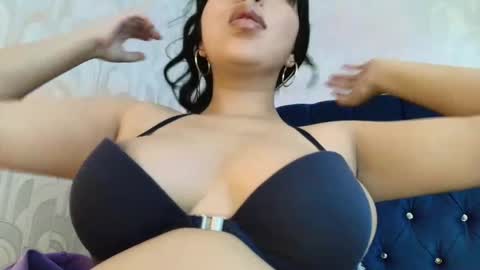 Isa online show from May 19, 1:56 am