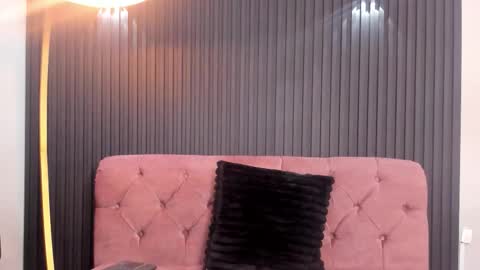 karolwest_ online show from February 2, 11:17 am