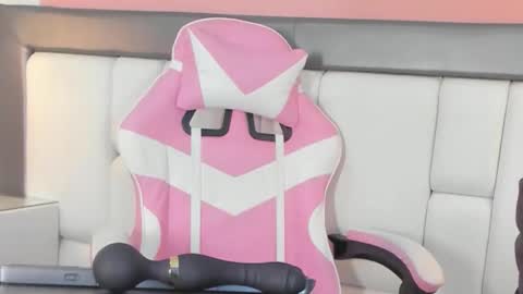 karolwest_ online show from November 28, 11:17 am