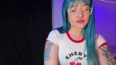 Snapshot of kat_apple chatting on January 10, 11:39 pm Alicia online show from January 10, 11:39 pm