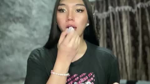 Snapshot of kat_hollandx chatting on February 2, 2:45 pm Majesty online show from February 2, 2:45 pm