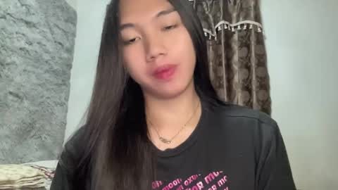 Snapshot of kat_hollandx chatting on February 25, 6:23 pm Majesty online show from February 25, 6:23 pm