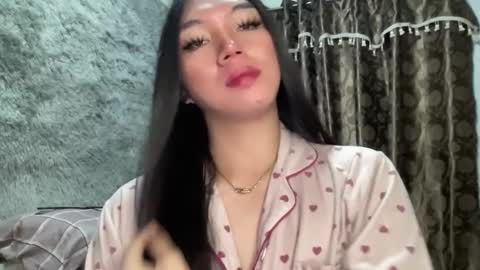 Snapshot of kat_hollandx chatting on February 20, 2:24 pm Majesty online show from February 20, 2:24 pm