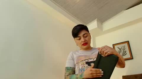 kat paradisse online show from January 8, 12:22 pm