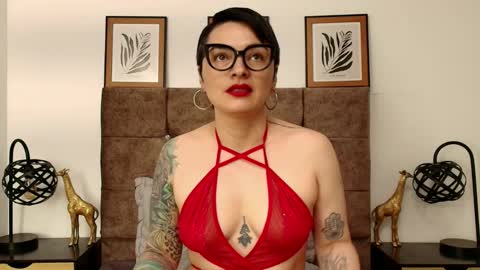 Snapshot of kat_paradisse chatting on September 16, 7:50 pm kat paradisse online show from September 16, 7:50 pm