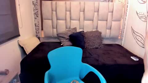 K A T A  H O O T online show from November 12, 9:17 pm