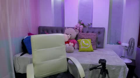kataleya online show from December 2, 7:55 pm