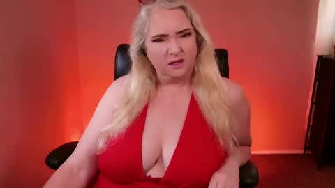 Kat D Sinclair online show from April 17, 4:53 pm