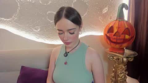 Kate online show from October 31, 9:59 pm